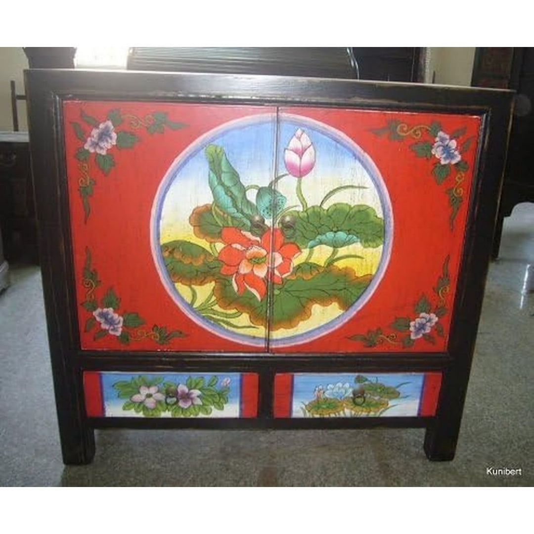 Sideboard mit den Massen 89 cm
