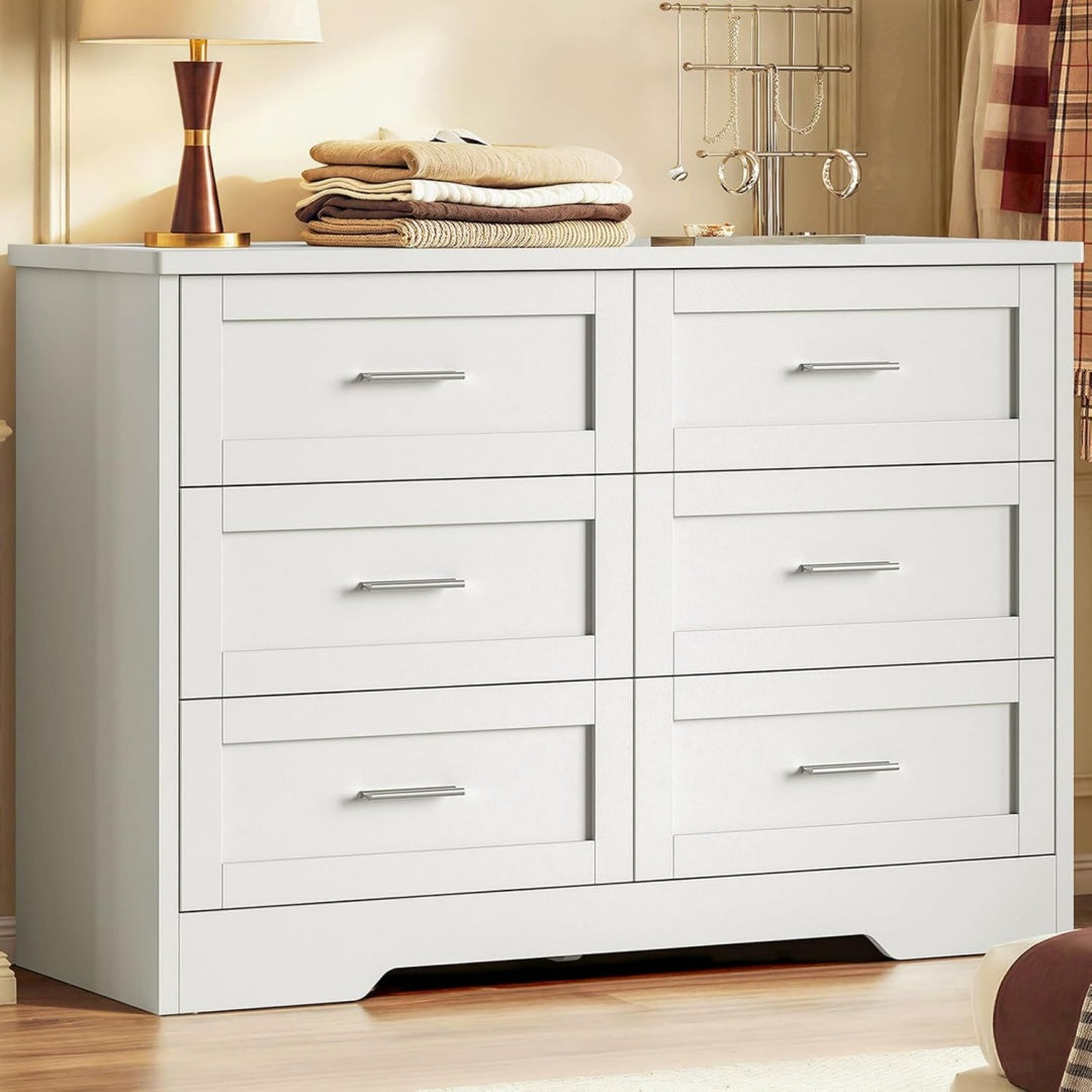 Grifflose Fronten und 6 Schubladen an dem Sideboard