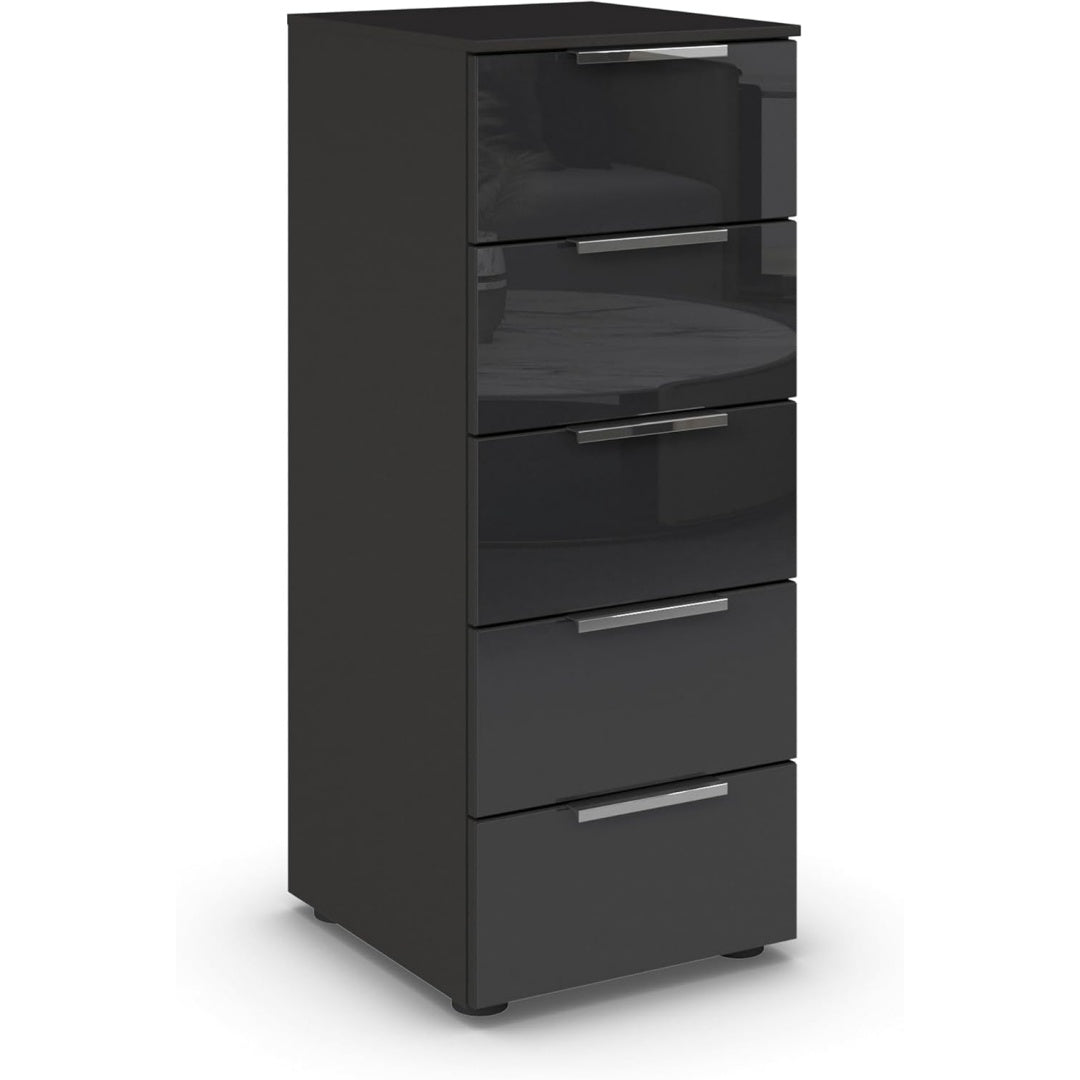 Sanft schliessende Fronten ergaenzen das Sideboard