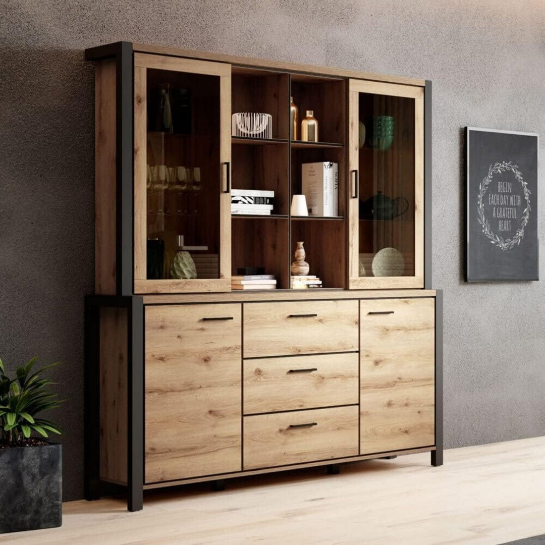 Sideboard verbindet LED Beleuchtung und matte Oberflaechen